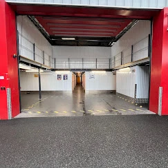 Centre MondialBox Andrézieux (Saint-Eteinne - Loire) - accès sécurisé et abrité au garde-meuble- centre indoor de selfstockage p