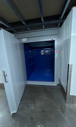 Stockage facilité flexible et sécurisé avec monte-charges à MondialBox Andrézieux-Bouthéon (proche de Saint-Etienne) pour tout a