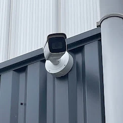 Vidéosurveillance et site sécurisé avec contôle d'accès 24/7 à MondialBox Andrézieux-Bouthéon (à proximité de Saint-Etienne) - v